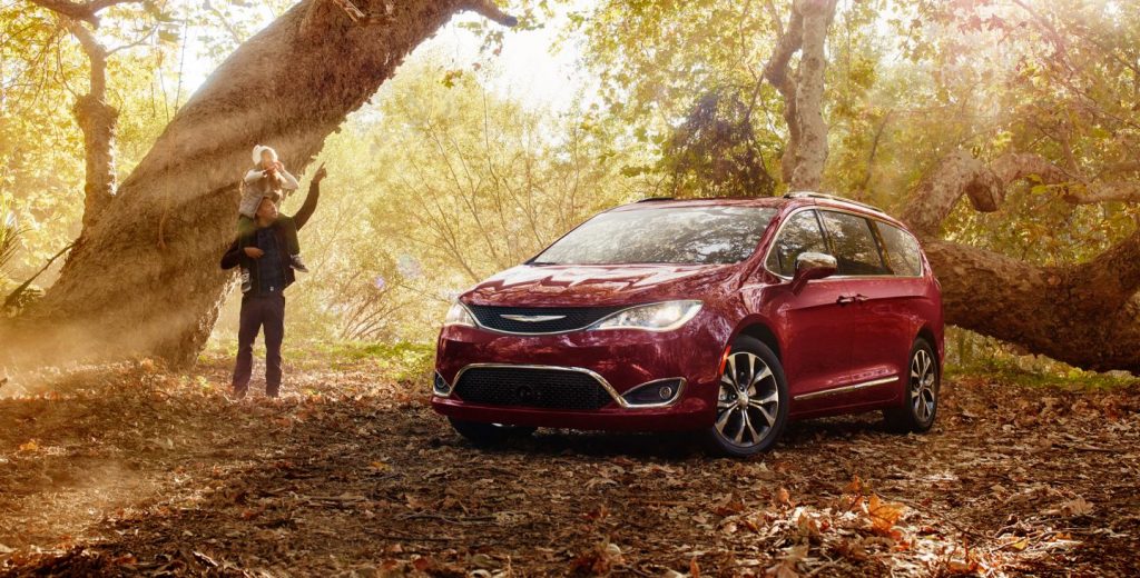 2017 Chrysler Pacifica Exterior in Red