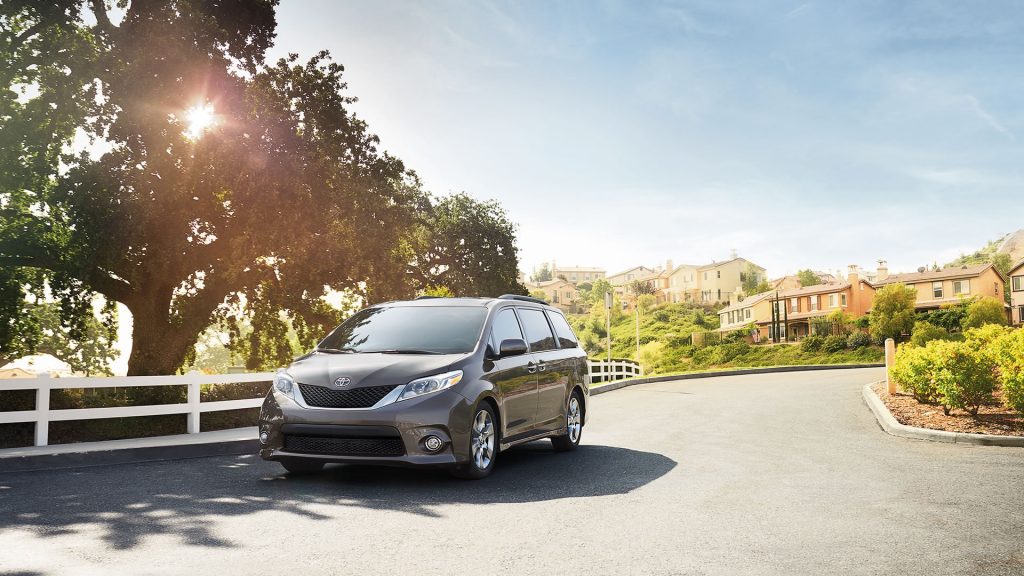 2017 Toyota Sienna Front Exterior