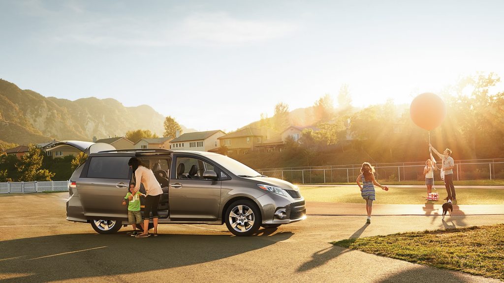 2017 Toyota Sienna Side Exterior