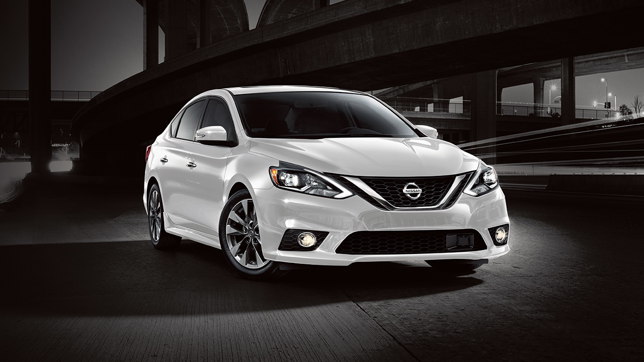 2018 Nissan Sentra White Front Exterior