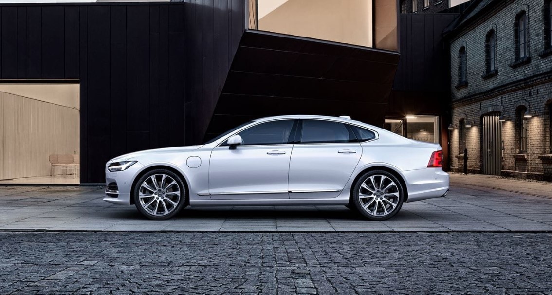 2018 Volvo S90 Side Silver Exterior