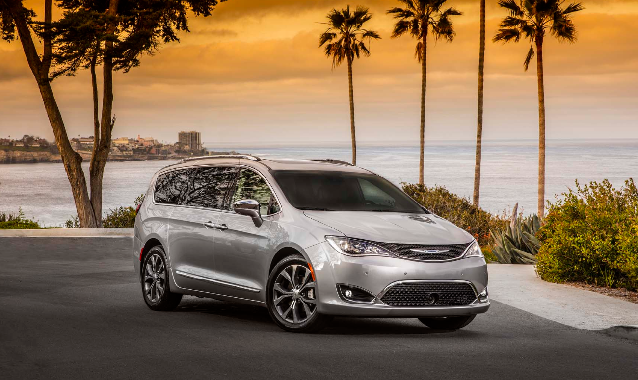 2019 Chrysler Pacifica Silver Exterior Side View Picture