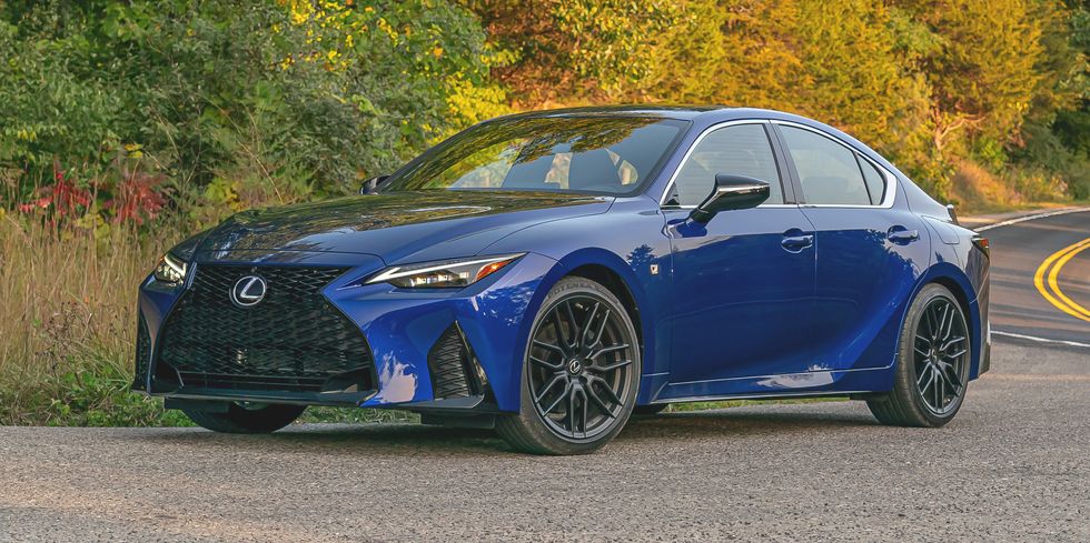 2021 lexus IS