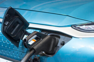 charging an plug in hybrid car