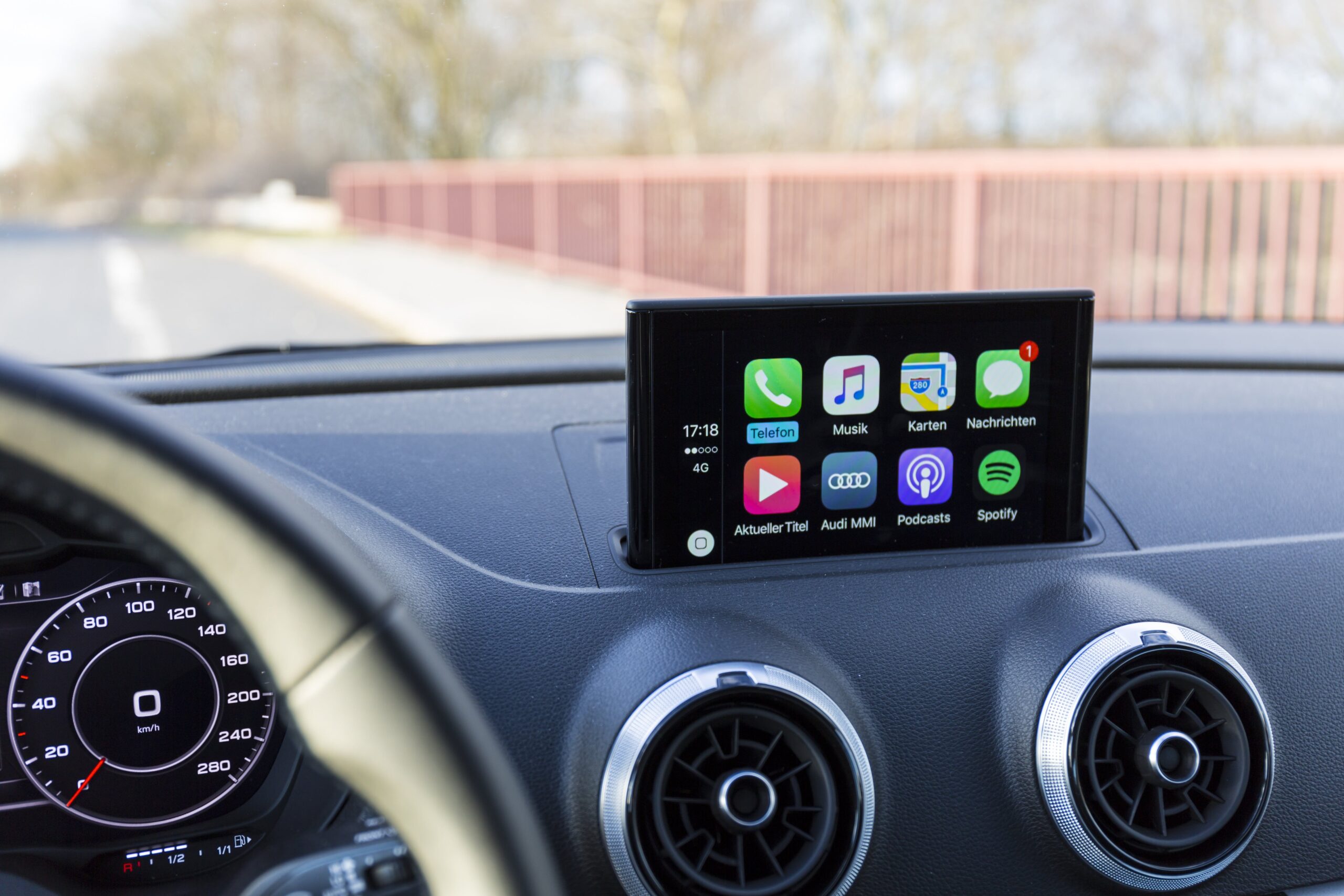 Carplay on car screen